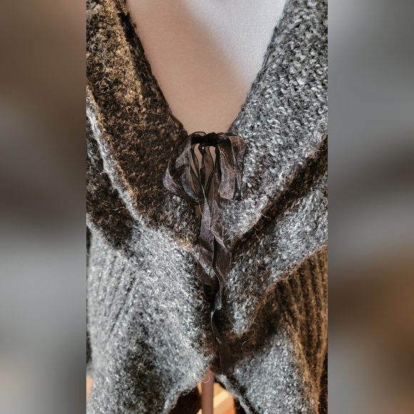 Cozy Sweater - Long Fluted - Size M - Picture 3 of 8